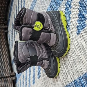 Toddler snow boots Kamik size 7